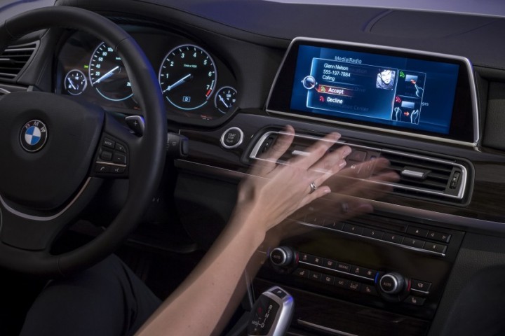 Hệ thống giải trí iDrive Touch Display