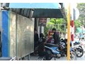 Nhà chờ xe bus chung với xe ôm tại Hà Nội