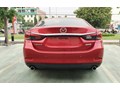 Tại sao đèn hậu lại có hai màu đỏ và trắng?