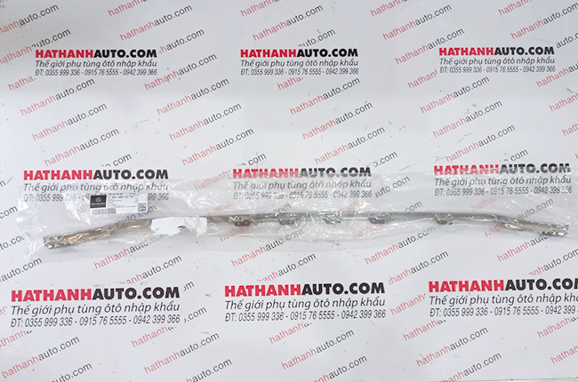 Nẹp inox ba đờ sốc sau giữa xe Mercedes C Class - 2068856203