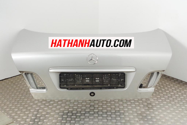 Ca po sau xe Mercedes E240 WDB210 chinh hang