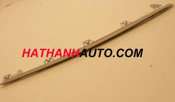 Nep chi inox can sau phai xe Mercedes E300 đoi 2009-2011