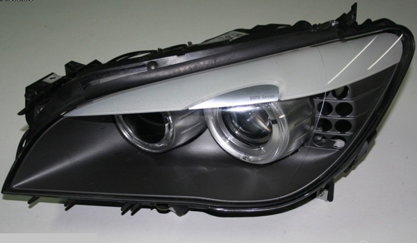 Đèn pha phải xe BMW 750Li năm 2008 - 63117225230
