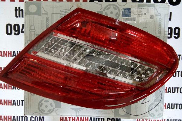 Đèn hậu phải xe Mercedes C200 W204 - 2049068802