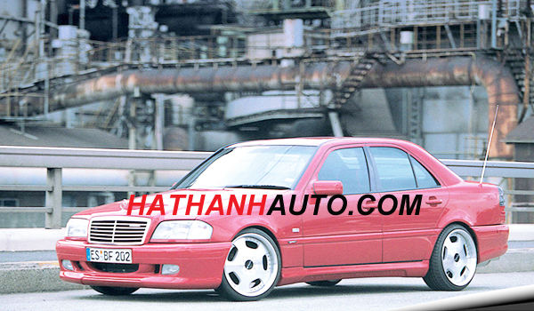 Ban le cua sau trai xe Mercedes C200 chinh hang