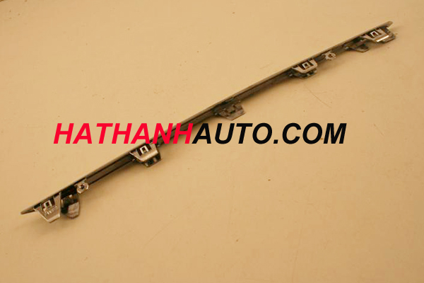 Nep chi inox can sau trai xe Mercedes E300 đoi 2009-2011