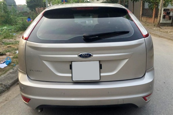 Đèn hậu xe Ford Focus