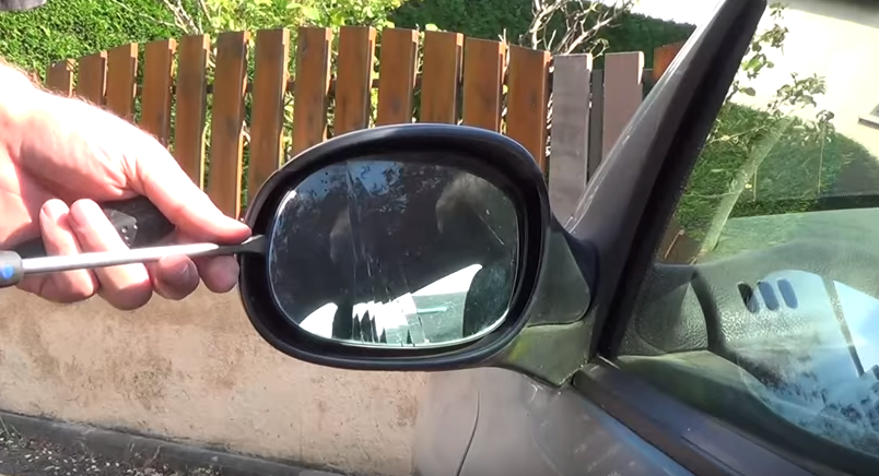 tự thay mặt gương chiếu hậu trên xe ô tô