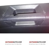 Ốp tay nắm mở cốp sau phải xe Mercedes C200 năm 2007-2009